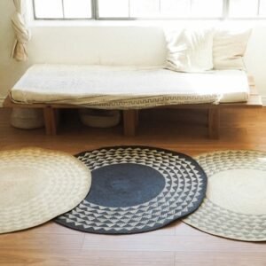 White Triangle Mat | 4' Round | Natural Base